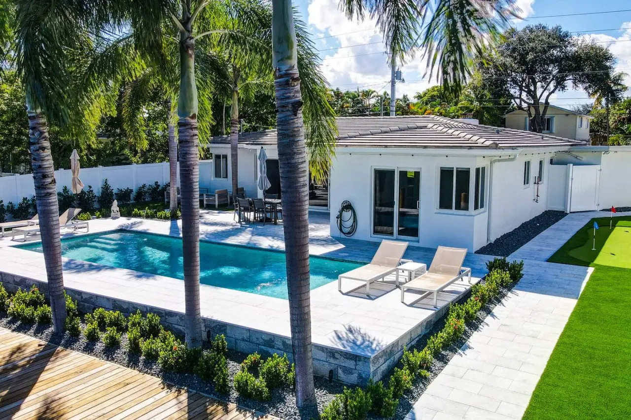 Tropical escape with lush landscaping in Fort Lauderdale