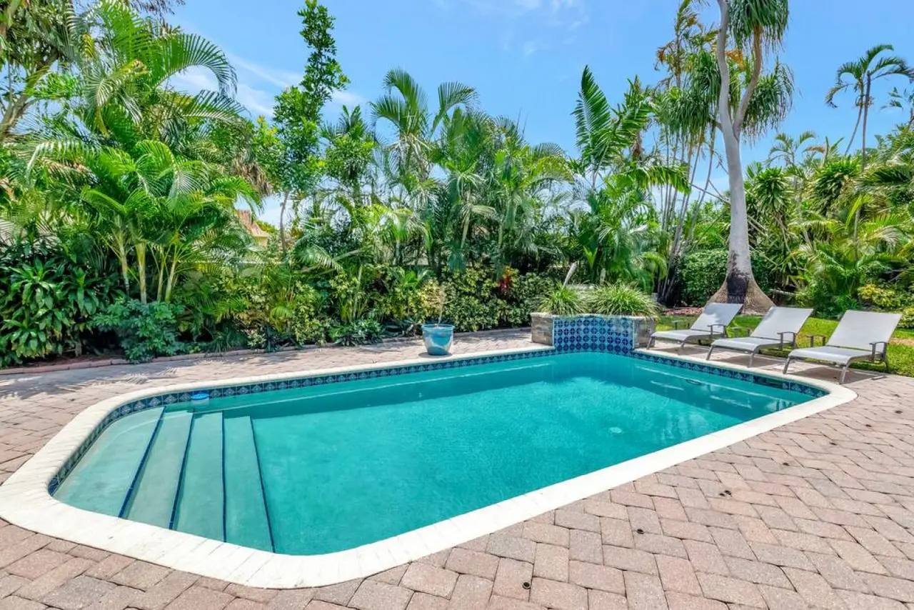 Modern villa rental with private pool in Boca Raton