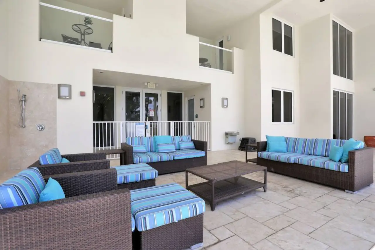 Luxury vacation house with private pool in Deerfield Beach.