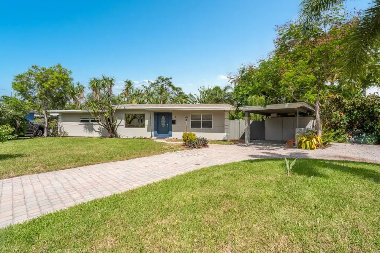 Spacious vacation property with a private pool in Wilton Manors