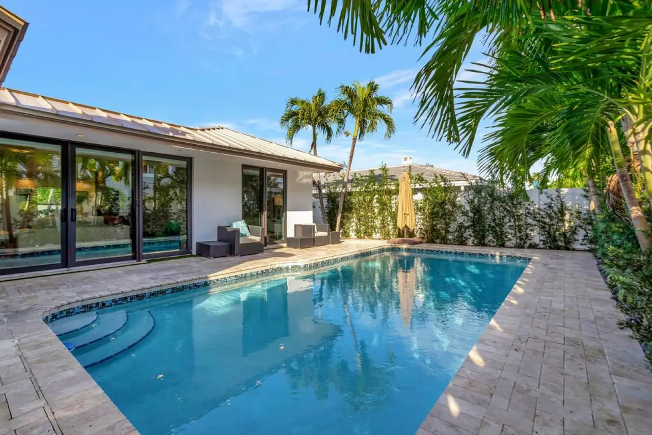 Upscale vacation rental near Las Olas Boulevard