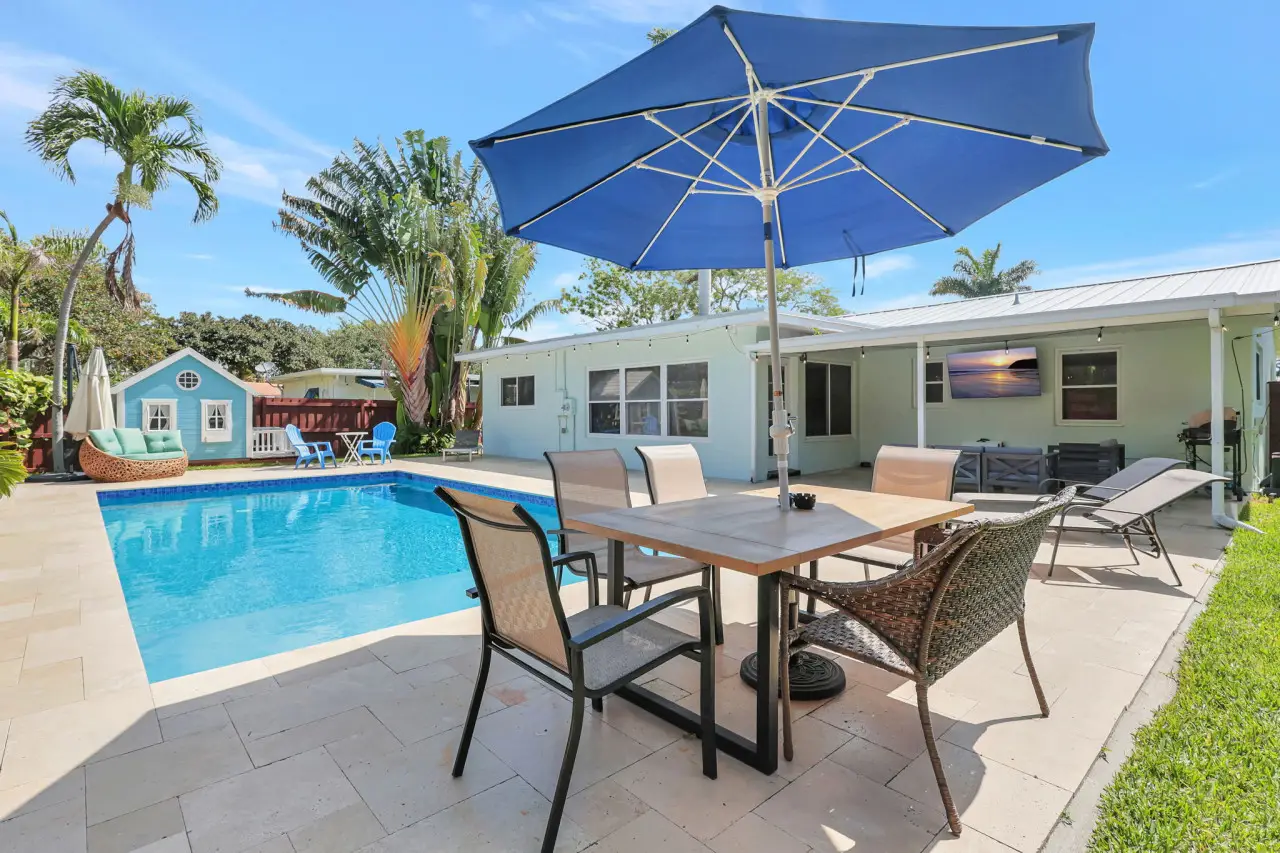 Spacious vacation house with private pool in Delray Beach