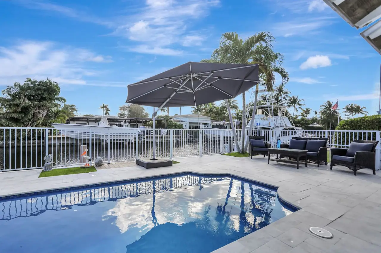 Luxury beachfront house in Fort Lauderdale