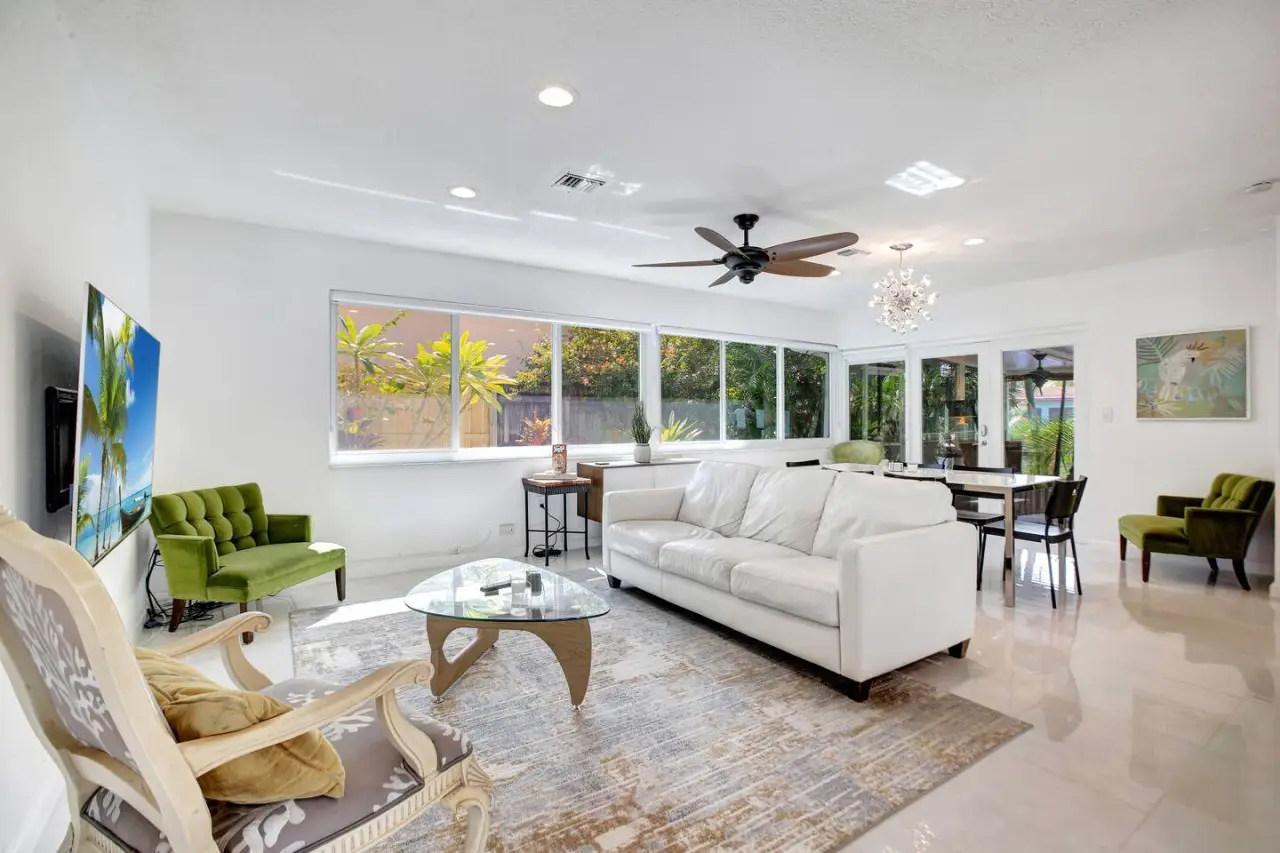 Cozy apartment rental in Wilton Manors for a weekend getaway