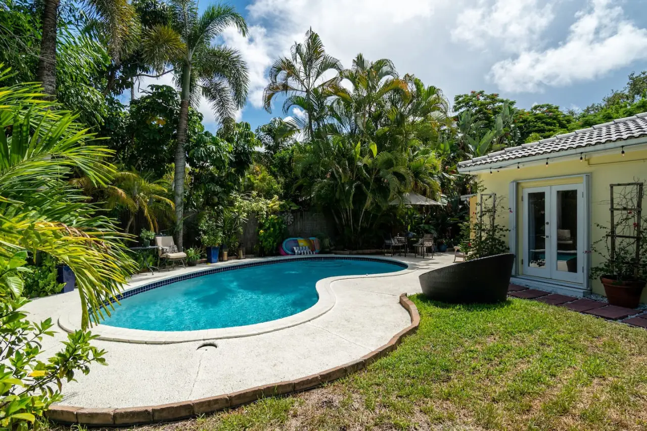 Fort Lauderdale villa with modern amenities