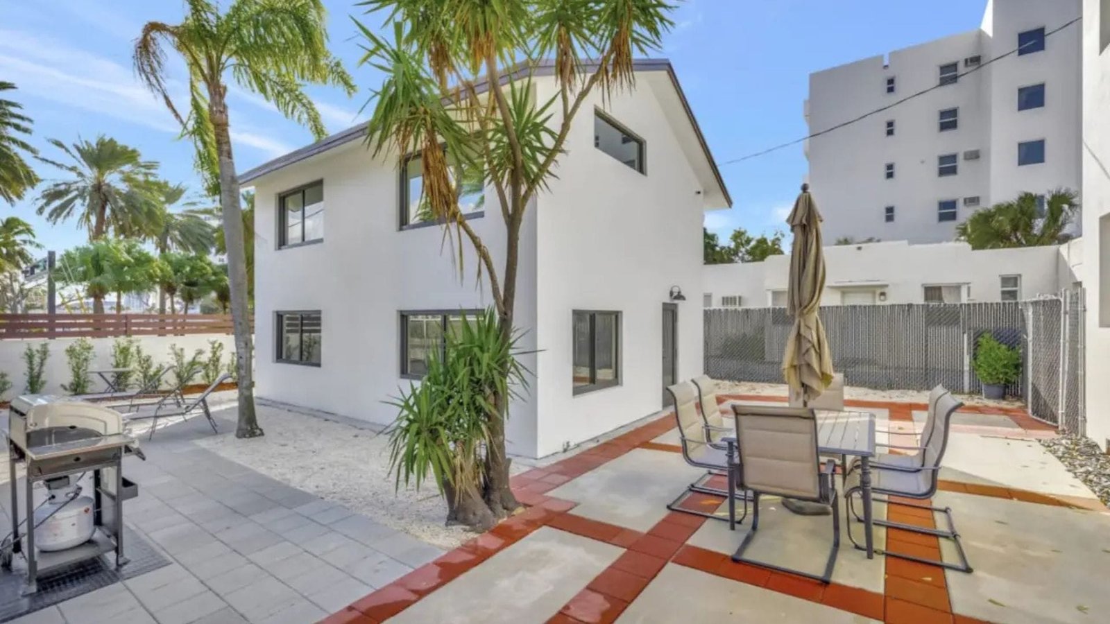 Lux Villa Near Las Olas – 3BR/2BA Fort Lauderdale Beach Vacation Rental with Private Yard